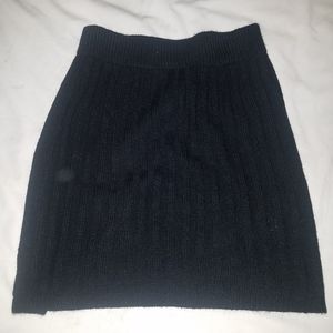 Black knitt material skirt